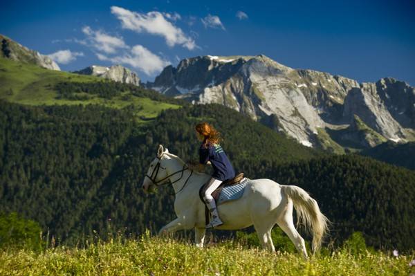 guia excursiones a caballo valle aran actividades